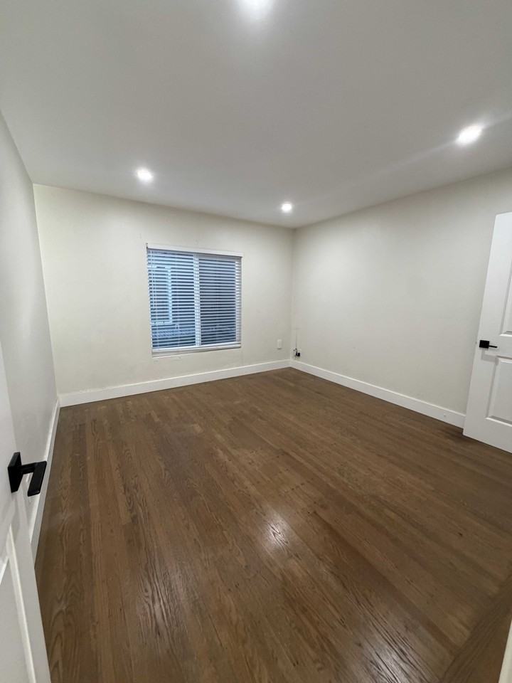 234 27th Ave #201 - Photo 4 of 9