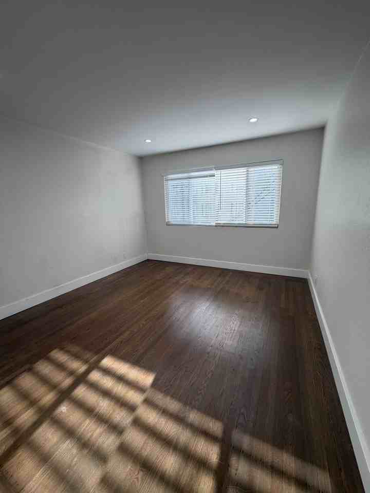 234 27th Ave #201 - Photo 6 of 9