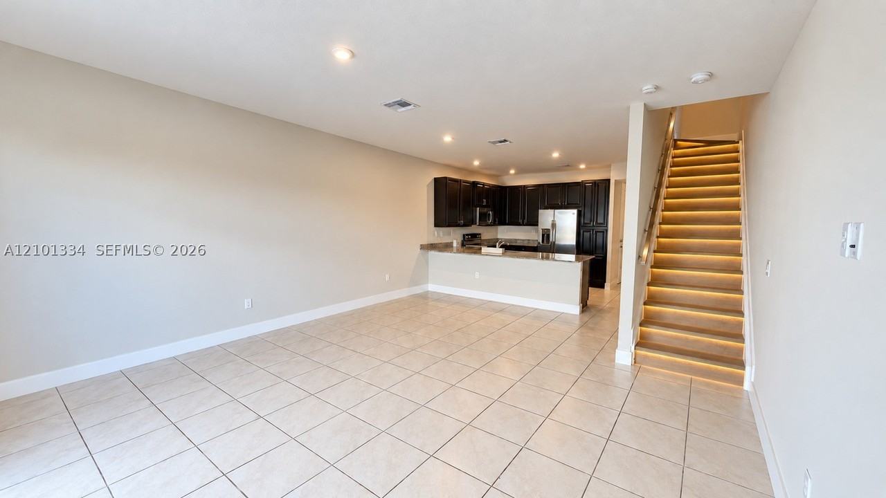 10907 Sw 233rd St - Photo 6 of 24