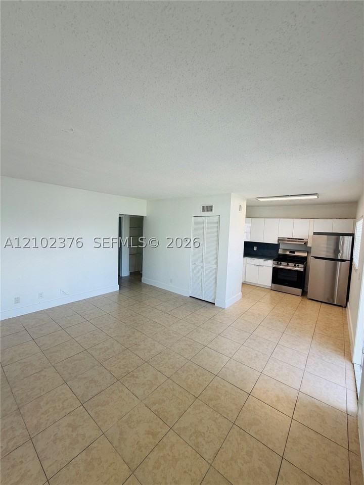601 Nw 42nd Ct #206 - Photo 2 of 9