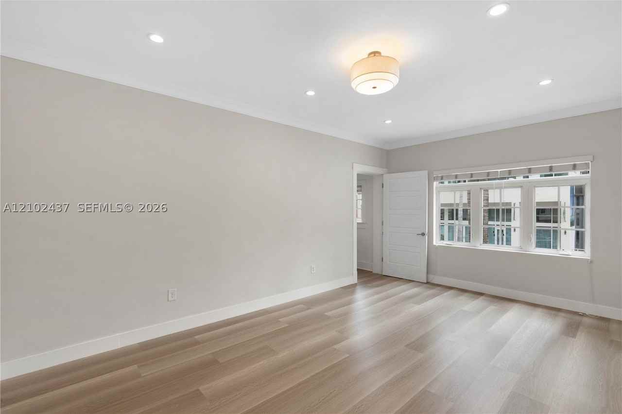 2431 Biscayne Blvd #1 - Photo 4 of 29