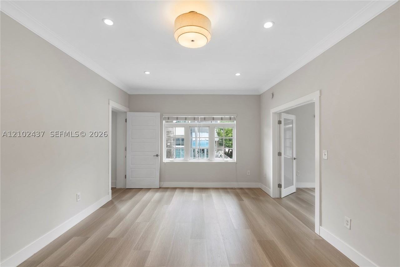 2431 Biscayne Blvd #1 - Photo 5 of 29