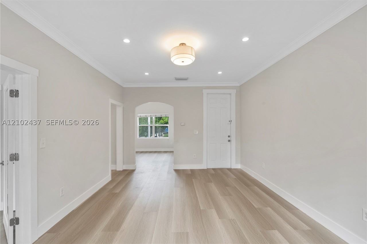 2431 Biscayne Blvd #1 - Photo 6 of 29