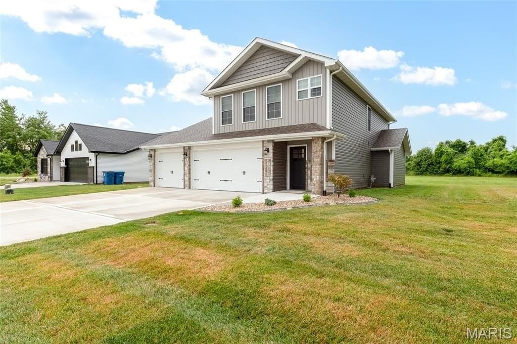 3605 Justine Dr - Photo 2 of 31