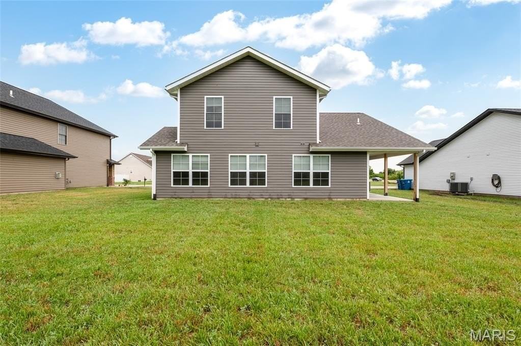 3605 Justine Dr - Photo 3 of 31