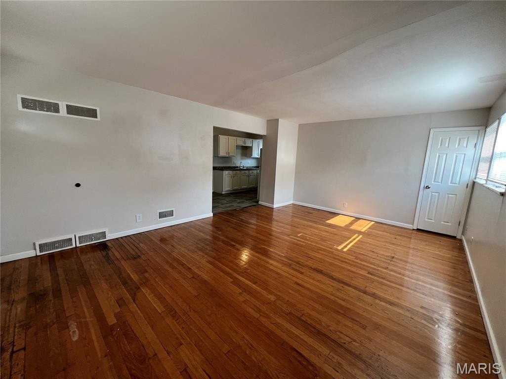 1201 June Ave - Photo 3 of 11