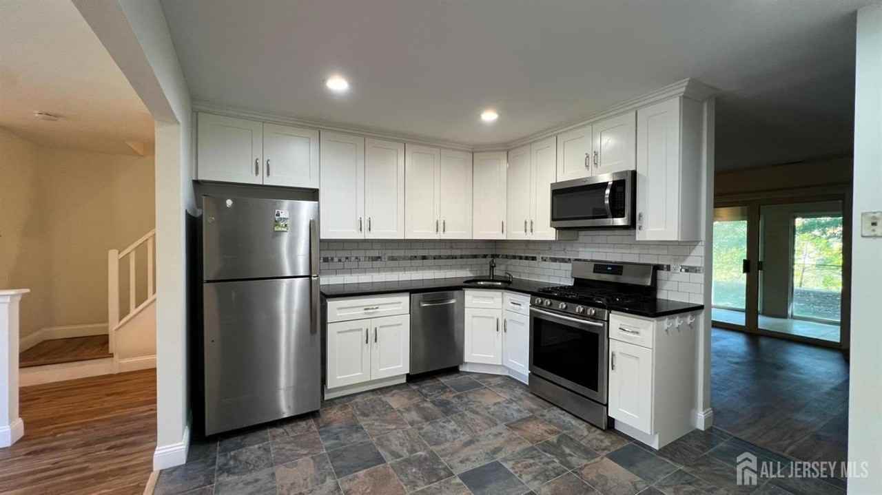 288 Constitution Cir - Photo 3 of 20