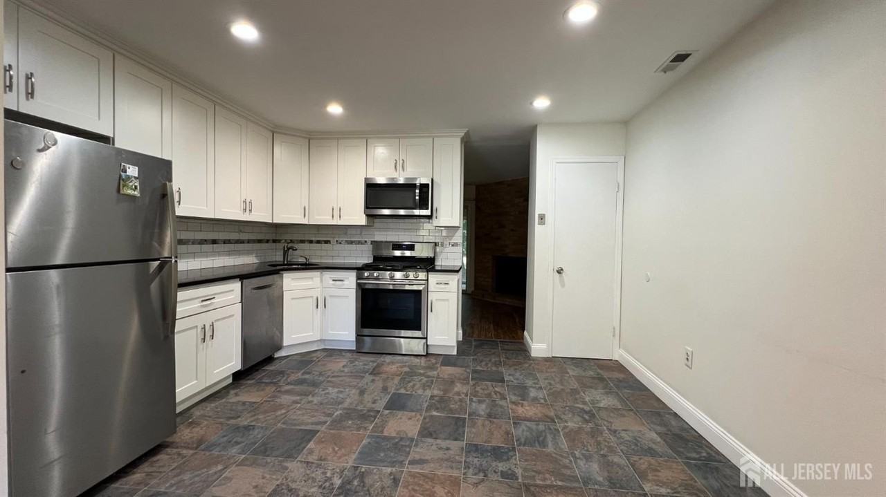 288 Constitution Cir - Photo 4 of 20