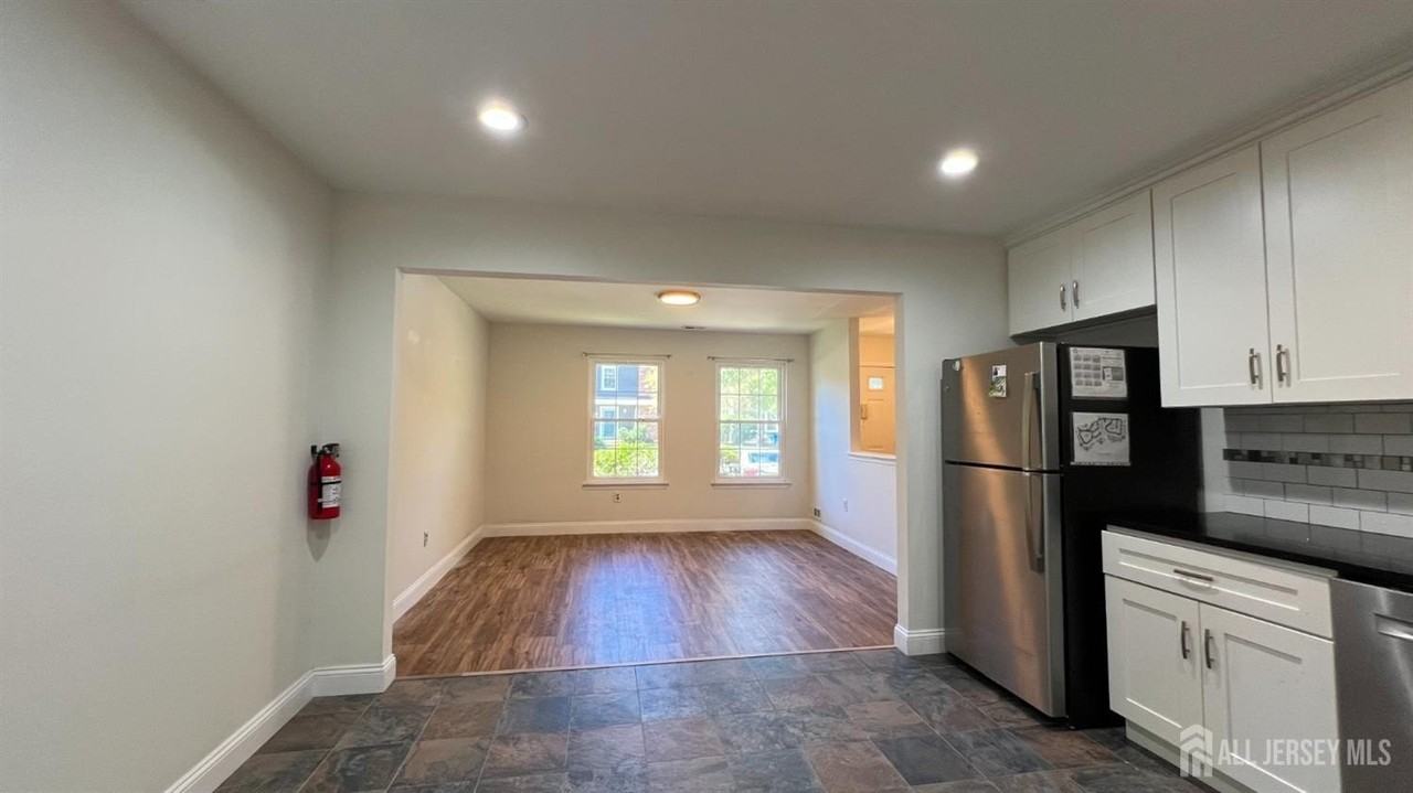 288 Constitution Cir - Photo 6 of 20