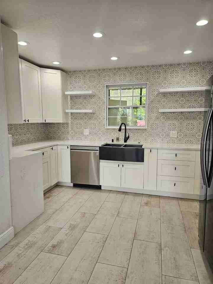 4453 Rayfield Dr - Photo 4 of 20
