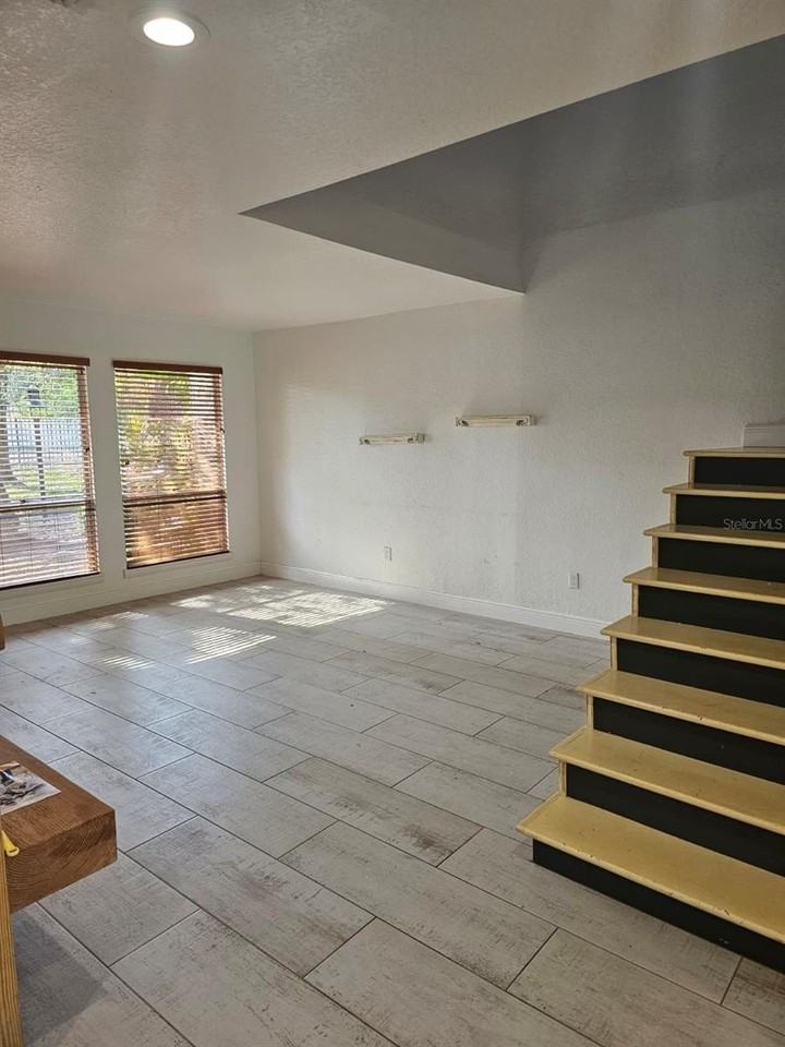 4453 Rayfield Dr - Photo 5 of 20