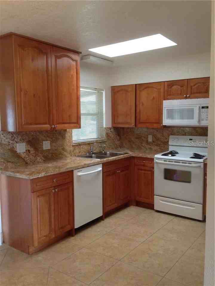 23040 Jumper Ave - Photo 2 of 13