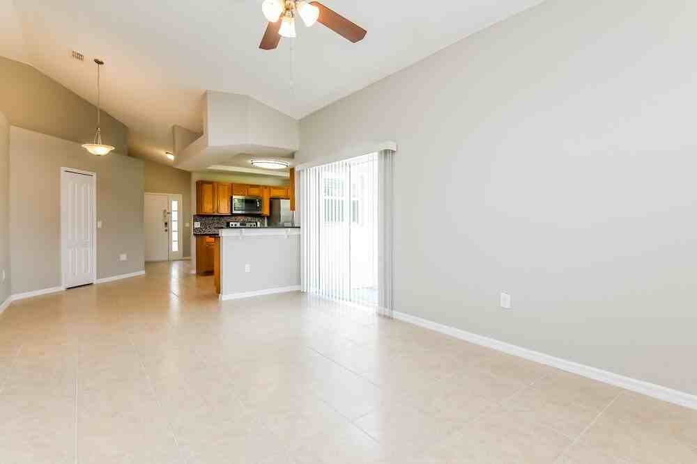 105 Conch Way - Photo 4 of 16