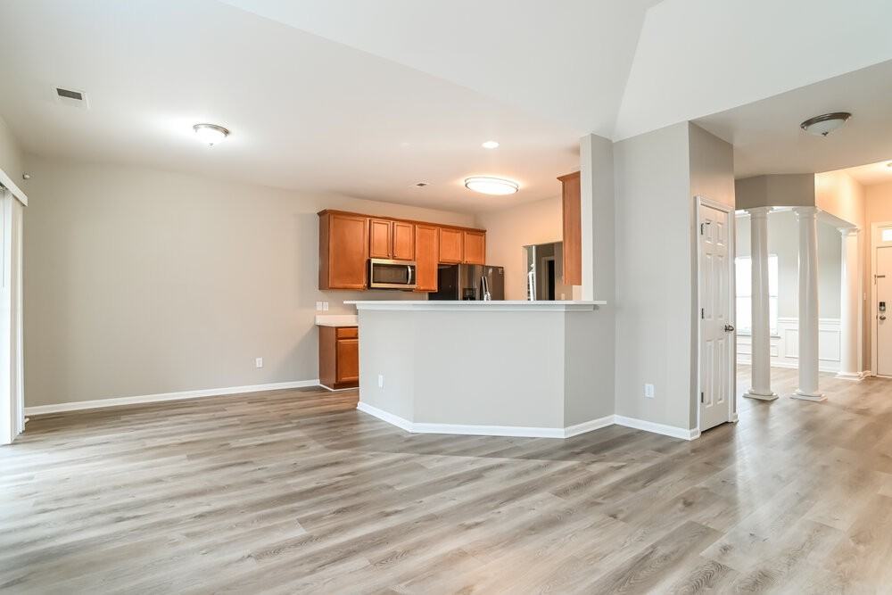 6004 Pine Cone Ln - Photo 6 of 17