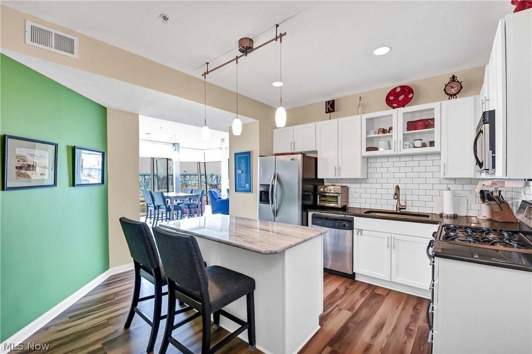 1237 Washington Ave #1008 - Photo 2 of 35
