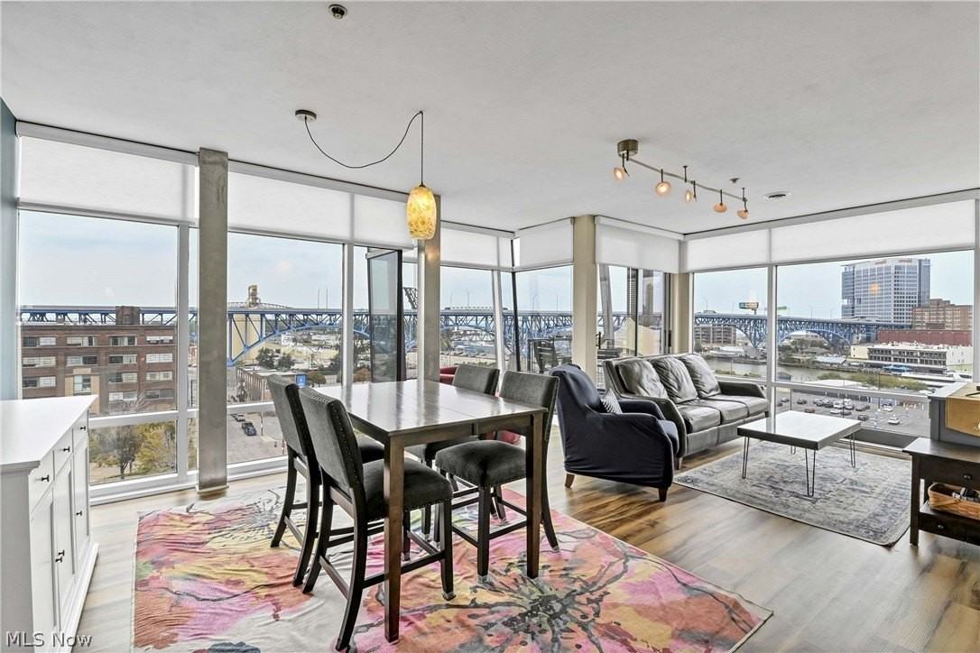 1237 Washington Ave #1008 - Photo 3 of 35