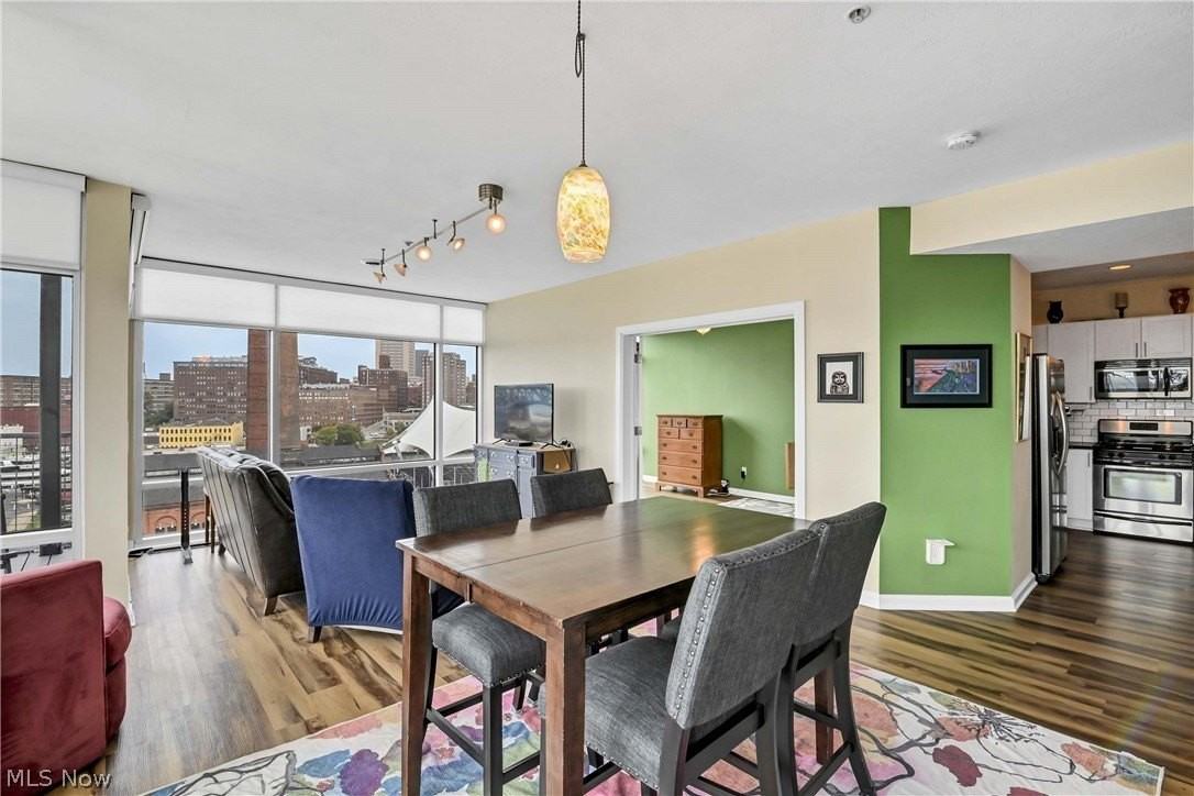 1237 Washington Ave #1008 - Photo 5 of 35