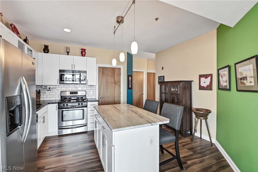 1237 Washington Ave #1008 - Photo 7 of 35