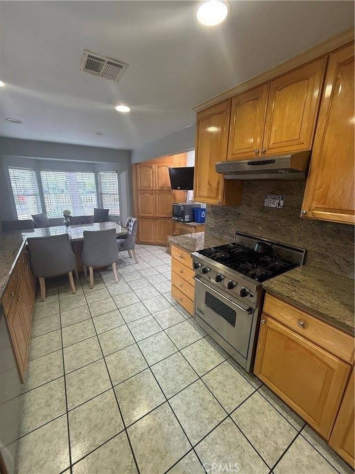 7420 Hesperia Ave - Photo 3 of 24