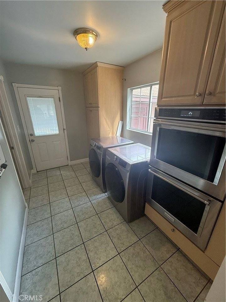 7420 Hesperia Ave - Photo 7 of 24