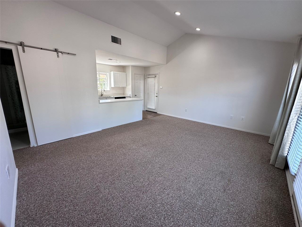 5355 Richard Ave - Photo 5 of 13