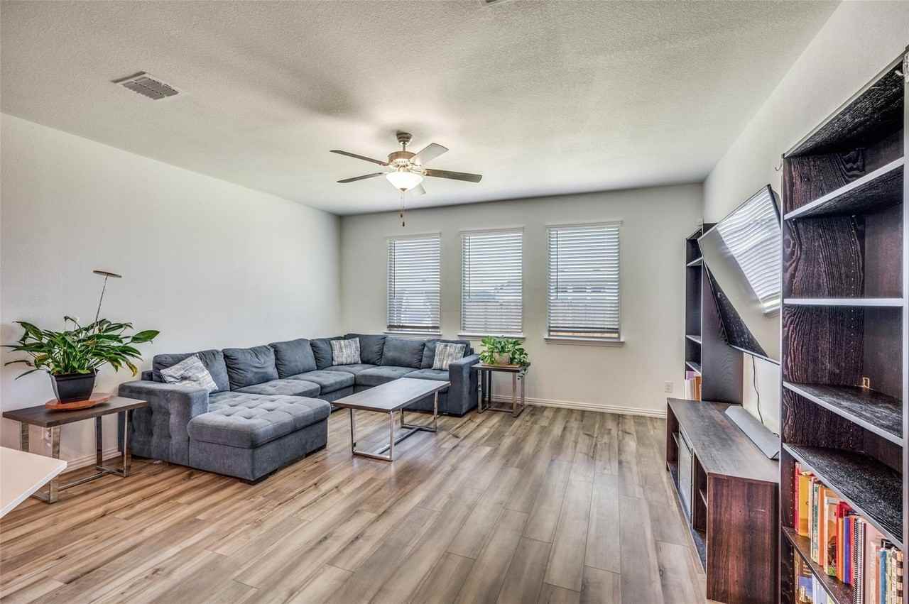 11425 Silver Queen Dr - Photo 4 of 22