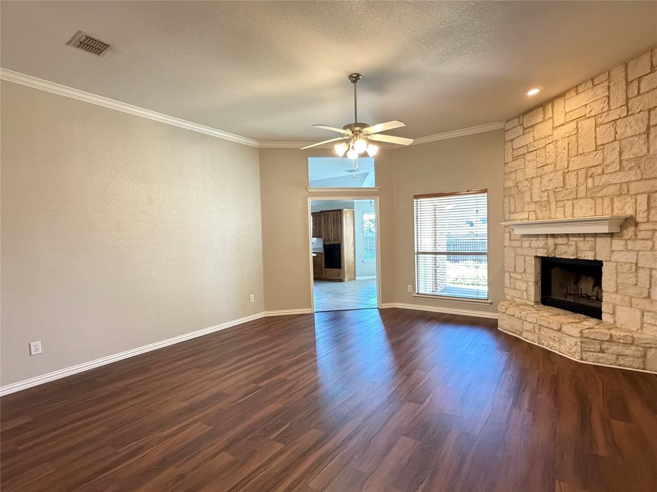 5932 Highcrest Dr - Photo 3 of 16