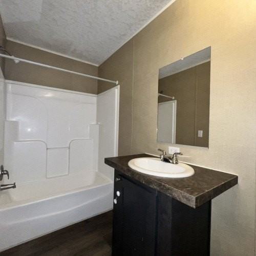 149 Railway Ave - Photo 3 of 23