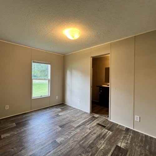 149 Railway Ave - Photo 6 of 23