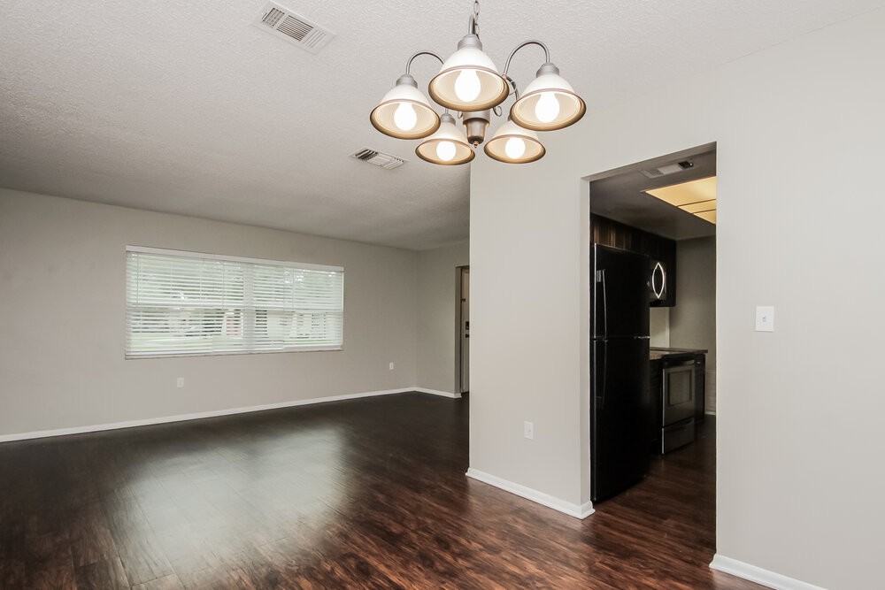 1605 Colony Ave - Photo 5 of 16