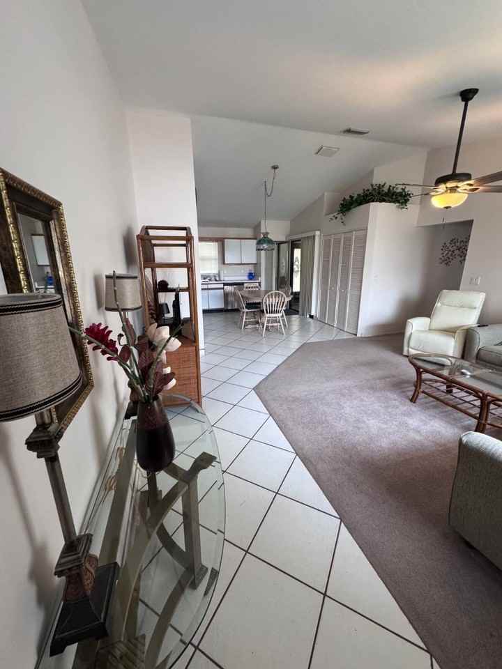 304 Villaway - Photo 2 of 23