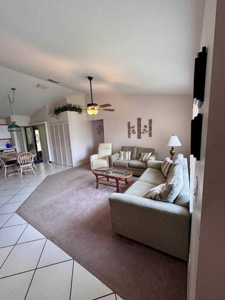 304 Villaway - Photo 3 of 23