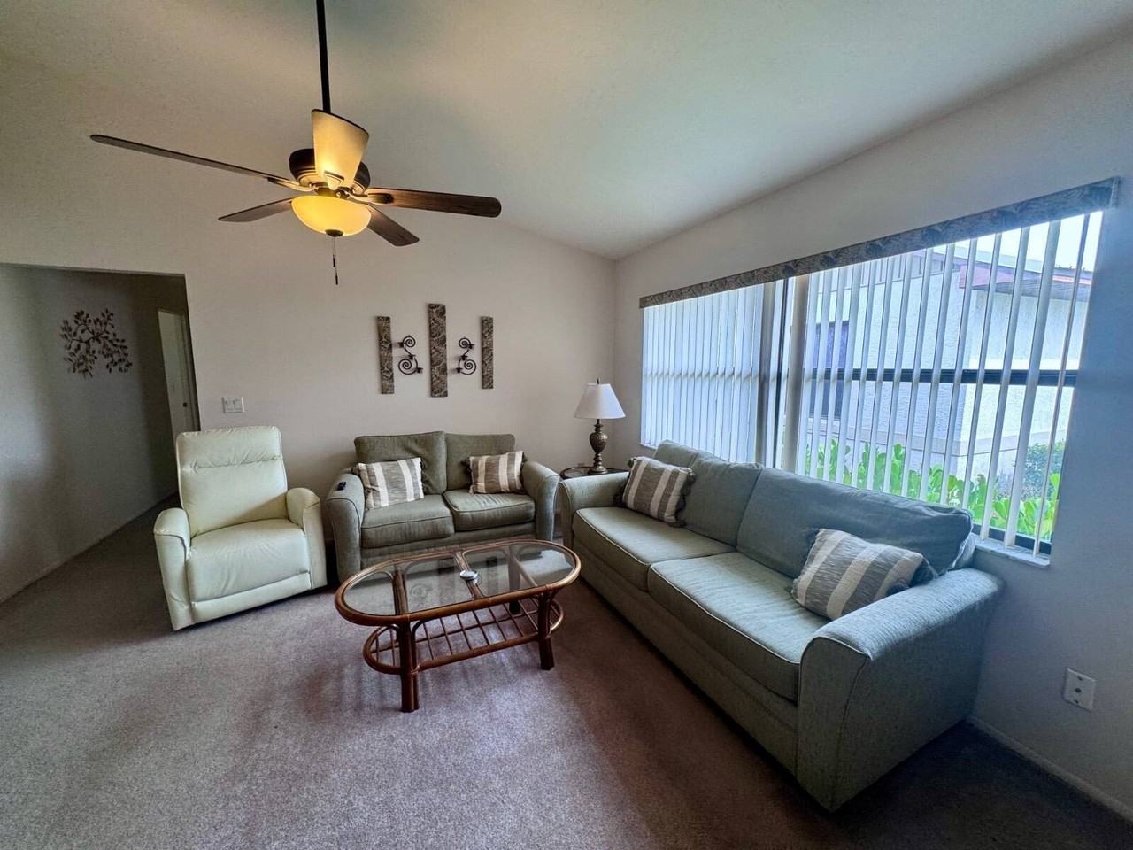 304 Villaway - Photo 4 of 23