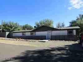 featured image of 610 S Pinon Pl