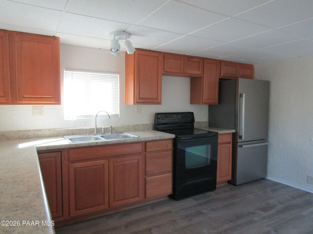 610 S Pinon Pl - Photo 3 of 25