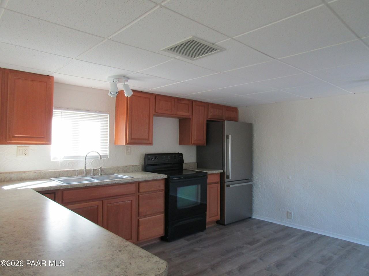 610 S Pinon Pl - Photo 4 of 25