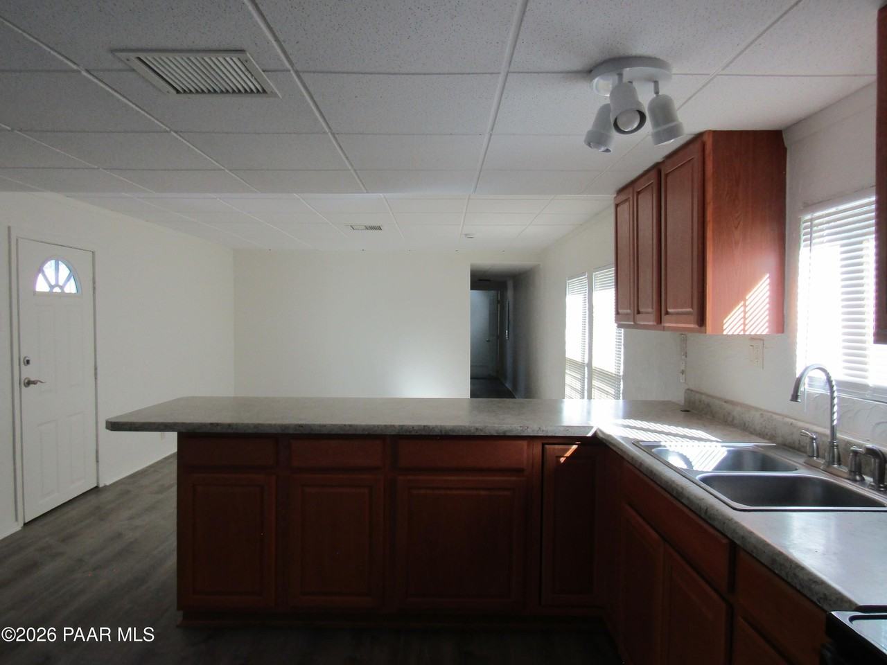 610 S Pinon Pl - Photo 5 of 25