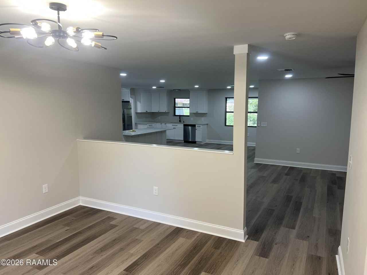 102 Briarwood Dr - Photo 5 of 19