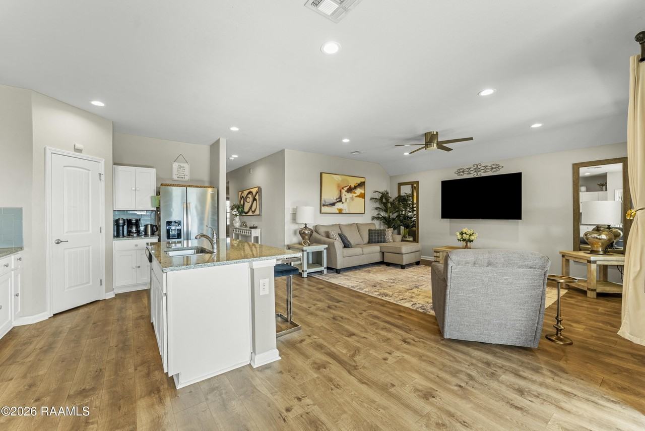 4056 Starling Pl - Photo 4 of 31