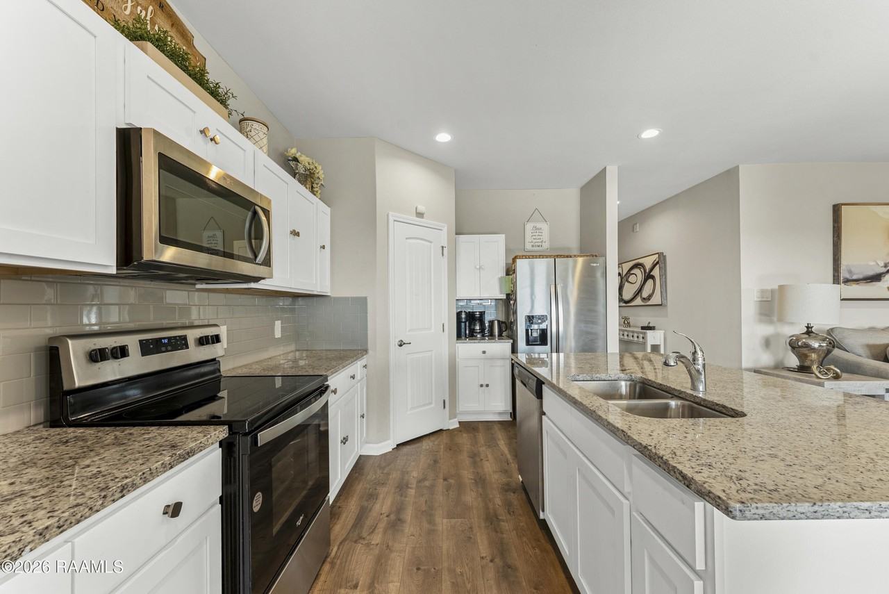 4056 Starling Pl - Photo 7 of 31