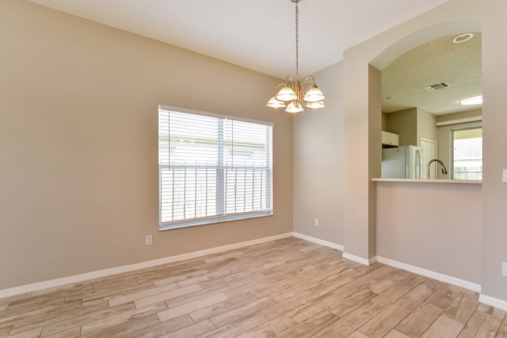 10512 Petaloma Dr - Photo 4 of 16