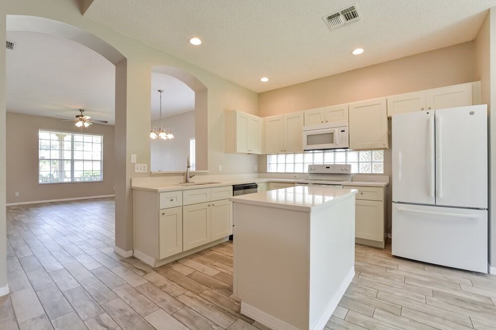 10512 Petaloma Dr - Photo 6 of 16