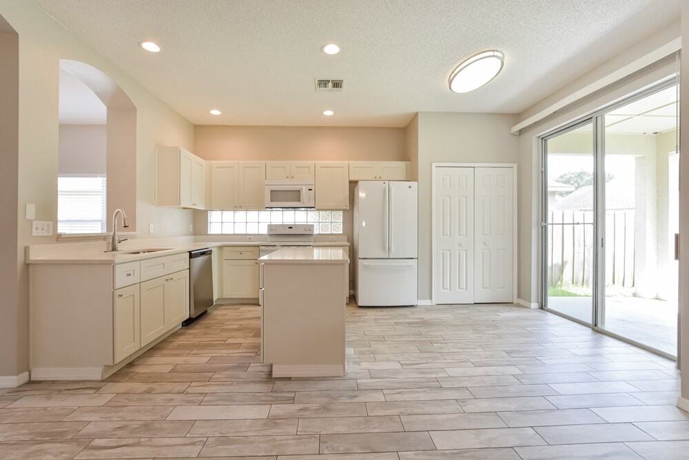 10512 Petaloma Dr - Photo 7 of 16