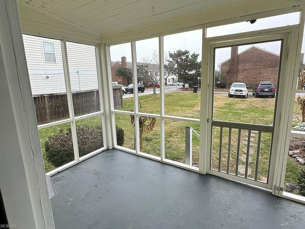 412 Norfolk Ave - Photo 2 of 10