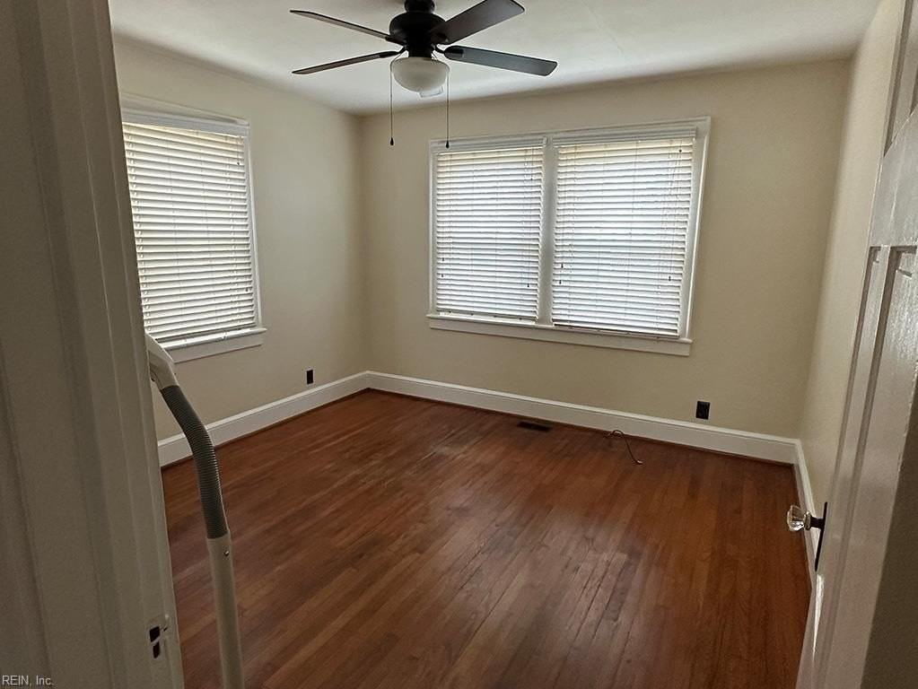 412 Norfolk Ave - Photo 7 of 10