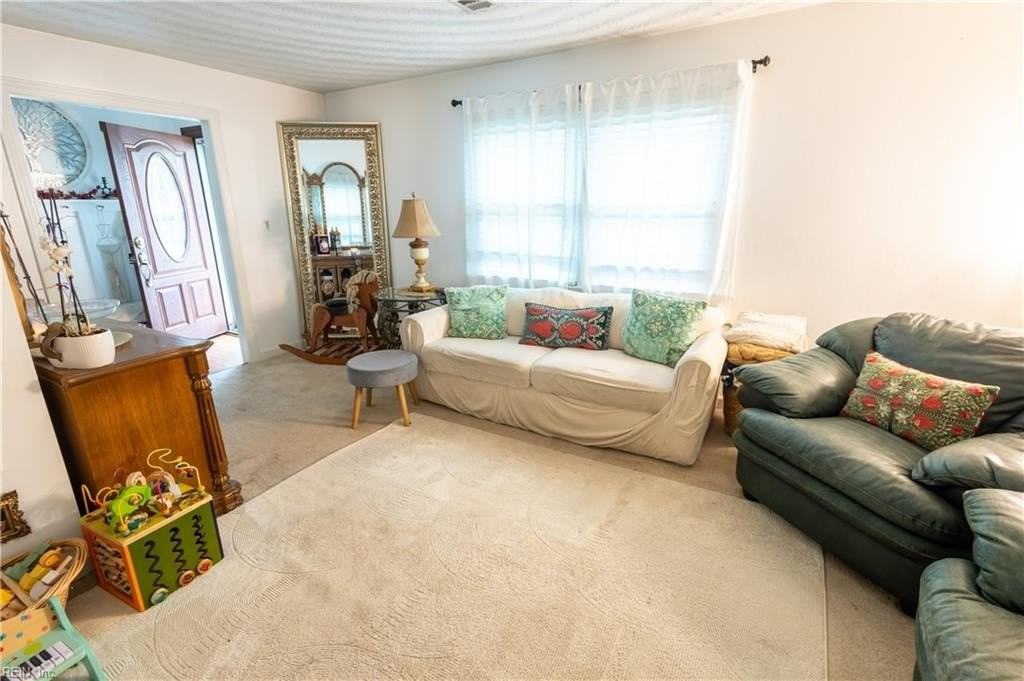 4224 Radcliffe Ln - Photo 6 of 32