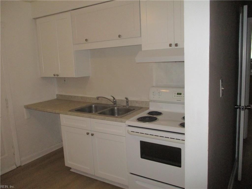 2253 Reuben St #B - Photo 4 of 12