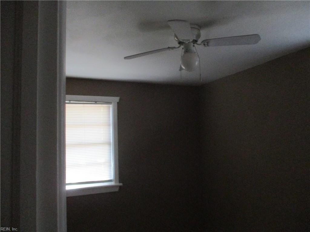 2253 Reuben St #B - Photo 6 of 12