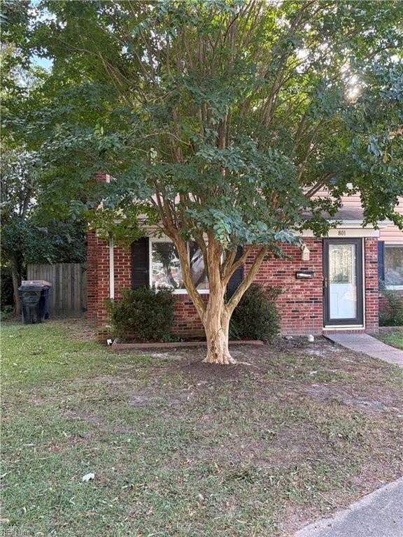 801 S Grosvenor Ct - Photo 2 of 11
