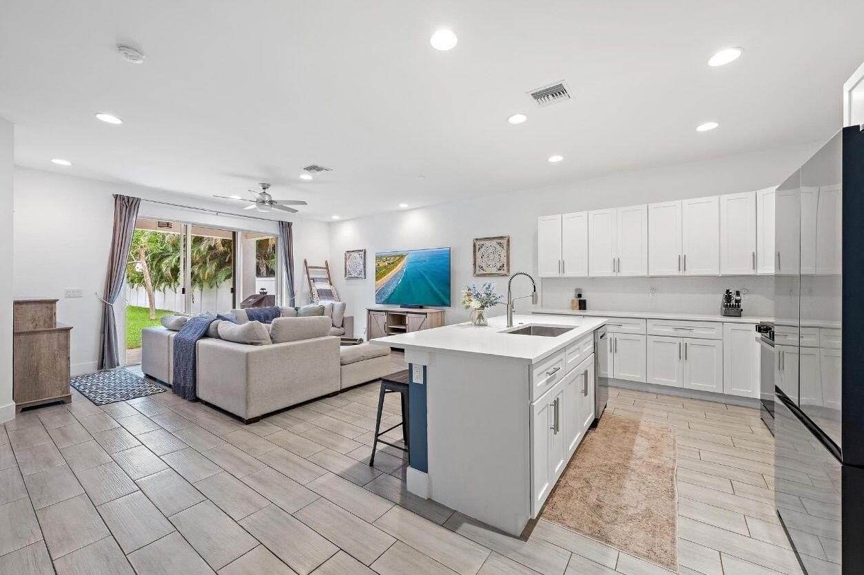 18050 Limestone Creek Rd - Photo 2 of 20
